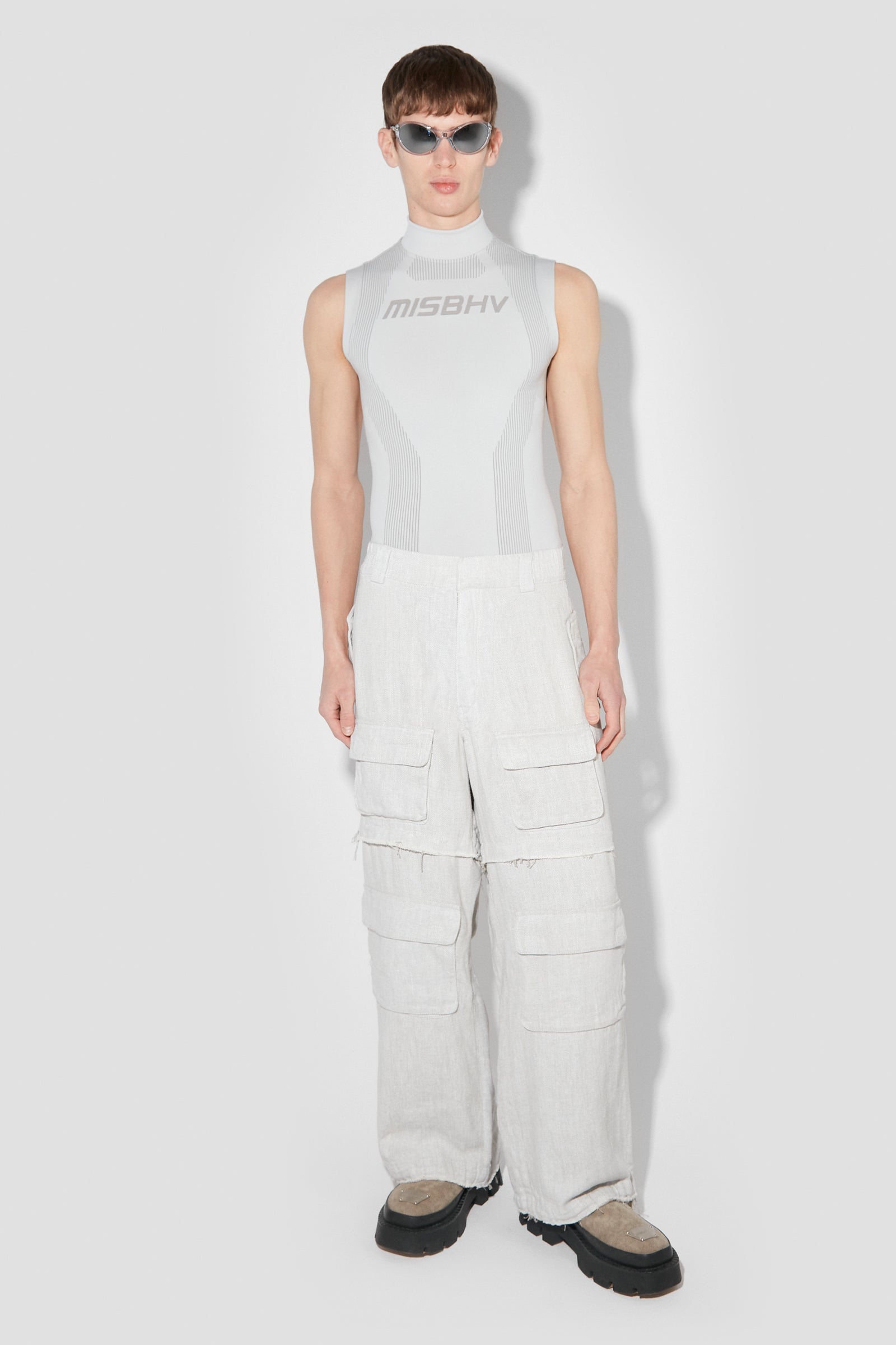トップス MISBHV/damaged sleeveless Tee shirt トップス MISBHV/damaged sleeveless Tee shirt T-shirts and