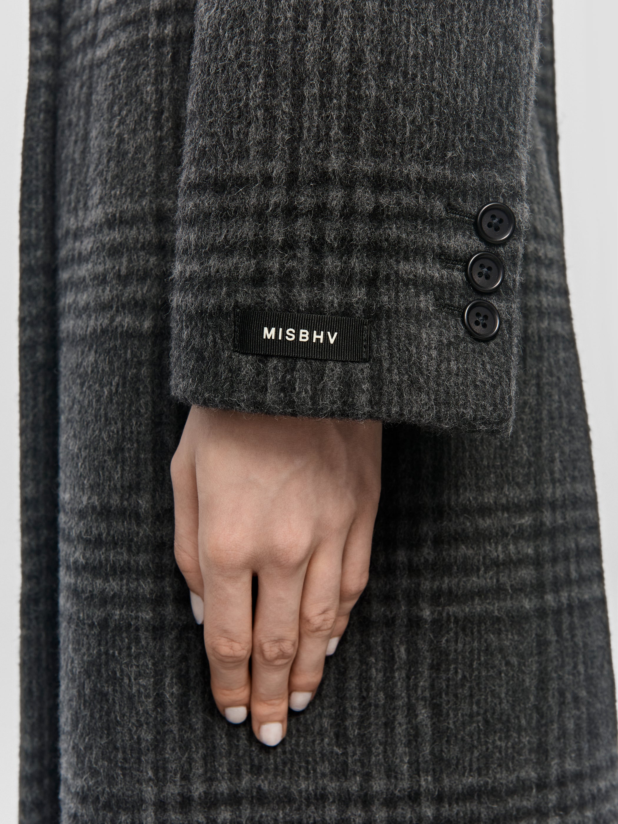 AW25