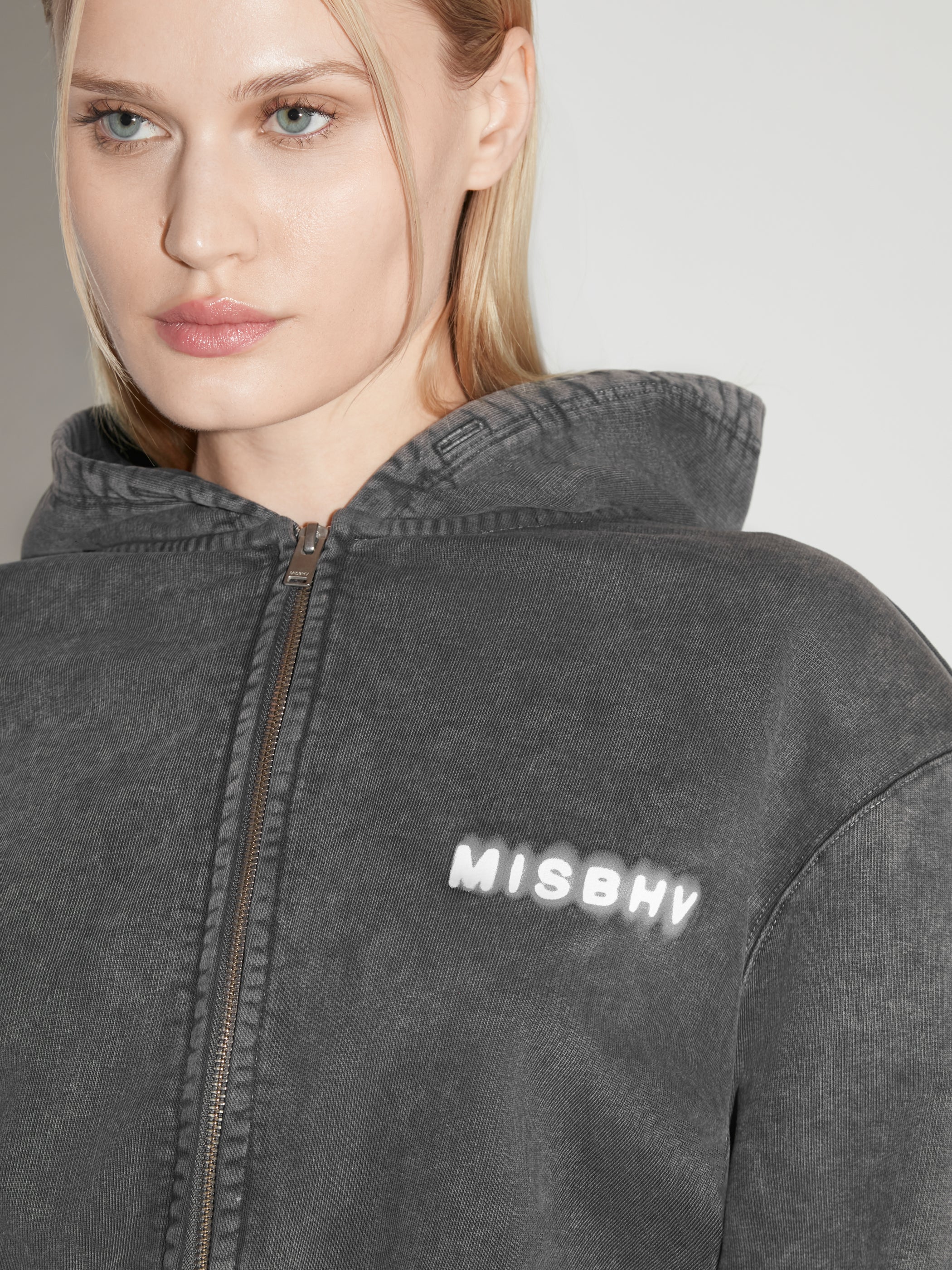 売れ筋商品|||ミスビヘイブ パーカー・スウェットシャツ レディース アウター COMMUNITY CROPPED ZIPPED HOODIE - Zip-up sweatshirt - washed black Community Cropped Zipped Hoodie